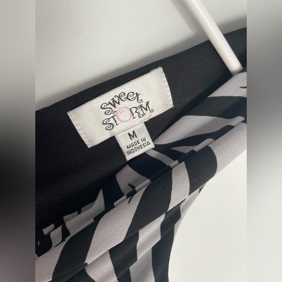 Sweet Storm Zebra Print Ruched V-Neck Dress - Picture 9 of 9